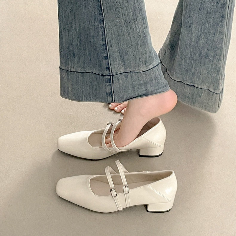 Vierkante neus lage hak dames  - Heels recensie en prijs